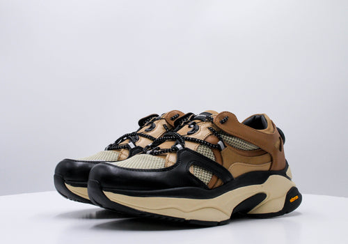 Runner sneakers